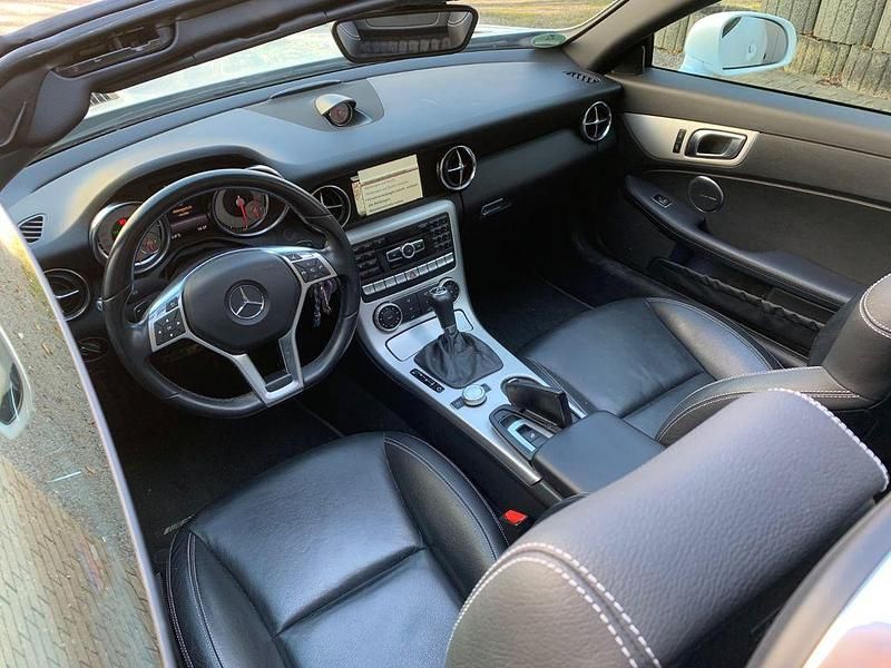 Gebraucht Mercedes SLK200 184 PS (135 kW) 2015 Weiß Cabrio