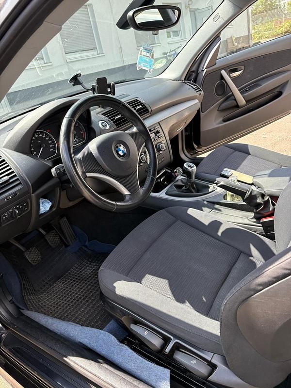 Gebraucht BMW 2000 120 PS (88 kW) 2009 Schwarz Limousine