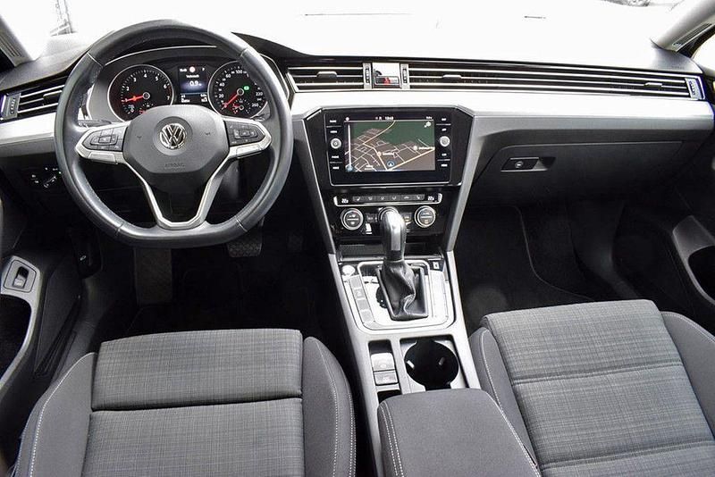 Gebraucht VW Passat Business 150 PS (110 kW) 2020 Blau Limousine