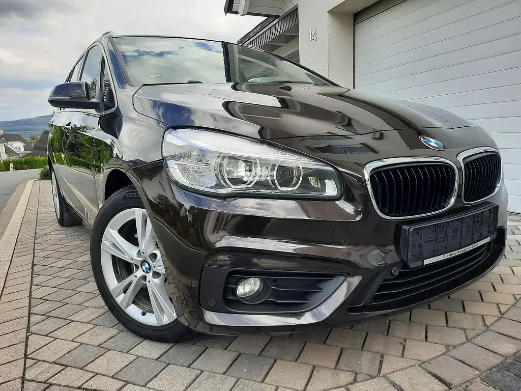 Gebraucht BMW 218 Gran Tourer Advantage 150 PS (110 kW) 2015 Braun Van / Kleinbus