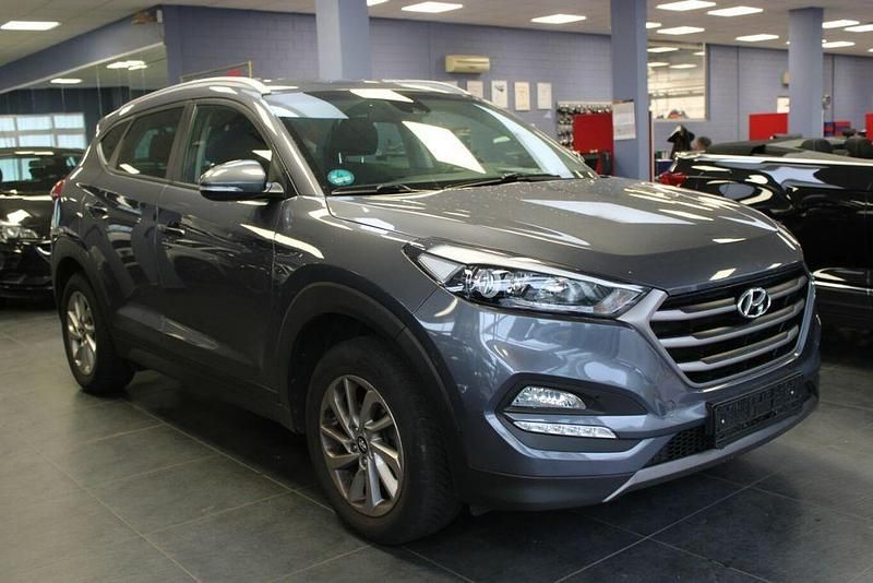 Micron grey Gebraucht 2016 Hyundai Tucson Intro Edition SUV | 12.980 € (Fairer Preis) - Bild 1/4