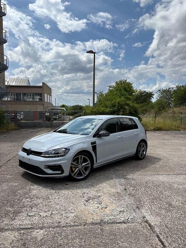 Weiß Gebraucht 2018 VW Golf VII Join Kombi | 17.700 € (Fairer Preis) - Bild 1/4