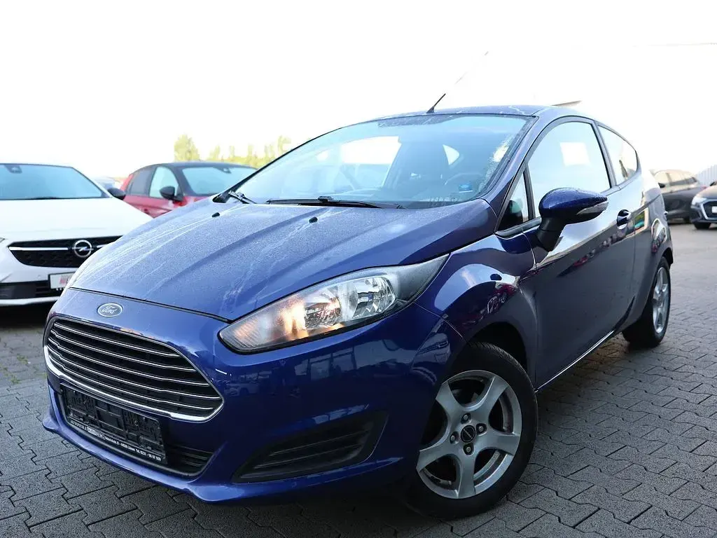 Używany Ford Fiesta 60 KM (44 kW) 2014 Niebieski Hatchback