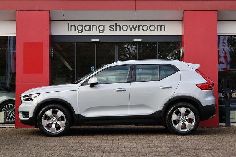 Gebraucht Volvo XC40 Business Edition 131 PS (96 kW) 2022 Grau SUV