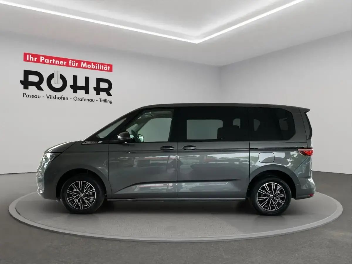 Gebraucht VW Multivan Basis 150 PS (110 kW) 2025 Indiumgrau metallic Van / Kleinbus