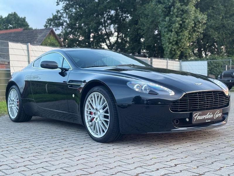 Schwarz Gebraucht 2009 Aston Martin V8 Vantage Coupé | 57.499 € (Teuer) - Bild 1/4