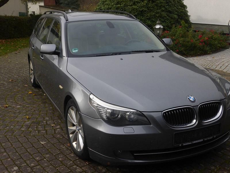 Grau Gebraucht 2009 BMW 530 Kombi | 4.400 € (Superpreis) - Bild 1/4