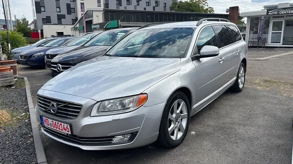 Gebraucht Volvo V70 Momentum 181 PS (133 kW) 2014 Silber Kombi