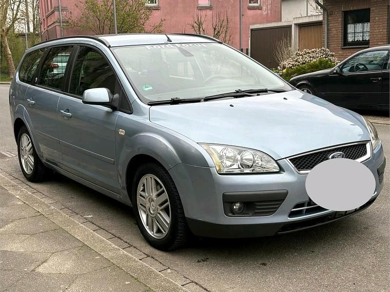 Gebraucht Ford Focus Ghia 116 PS (85 kW) 2005 Silber Kombi