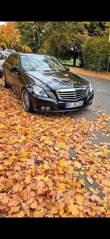 Gebraucht Mercedes E220 170 PS (125 kW) 2009 Schwarz Limousine