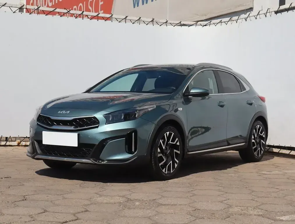 Gebraucht Kia XCeed 140 PS (102 kW) 2025 Grün SUV