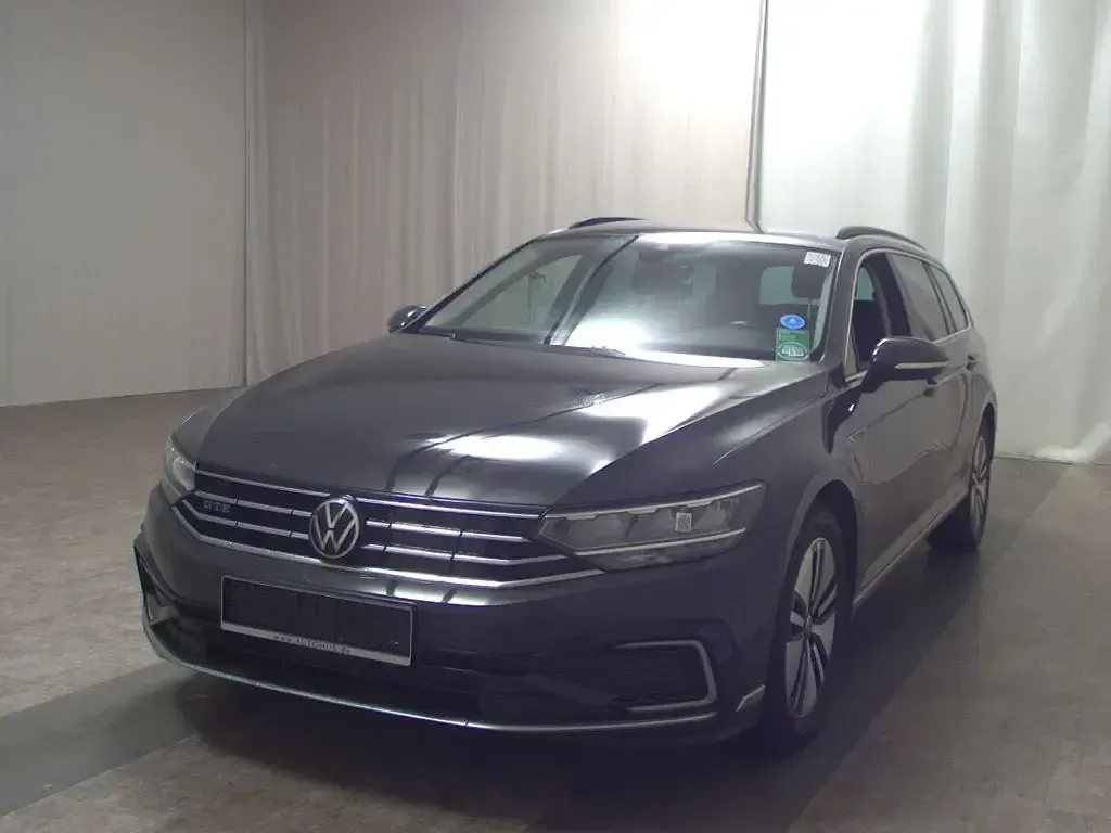 Gebraucht VW Passat 218 PS (160 kW) 2021 Uranograu Kombi