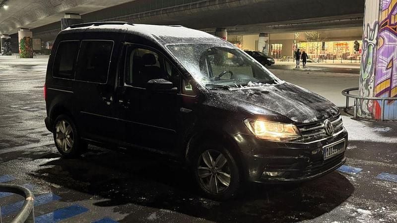 Schwarz Gebraucht 2017 VW Caddy Highline Van / Kleinbus | 16.000 € (Superpreis) - Bild 1/4