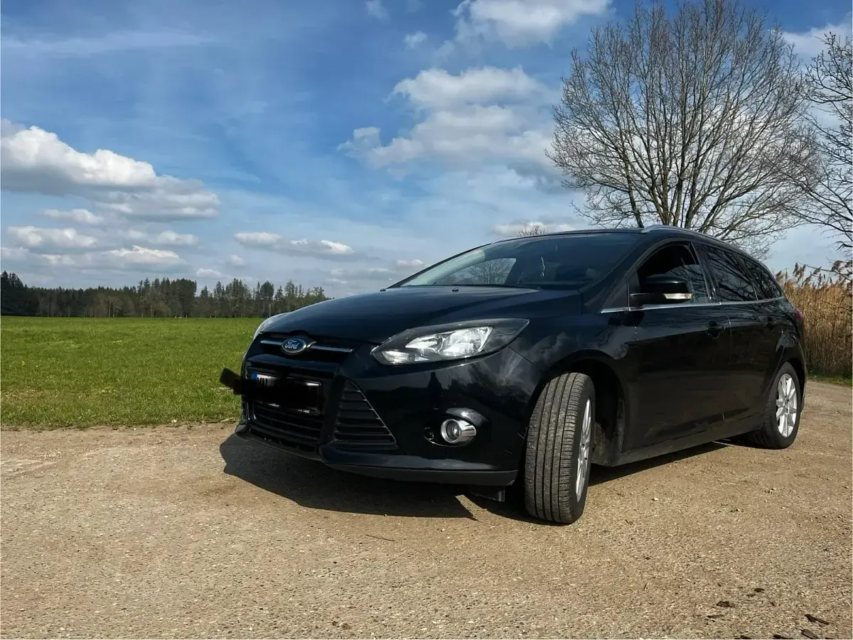 Gebraucht Ford Focus 125 PS (91 kW) 2012 Schwarz Kombi