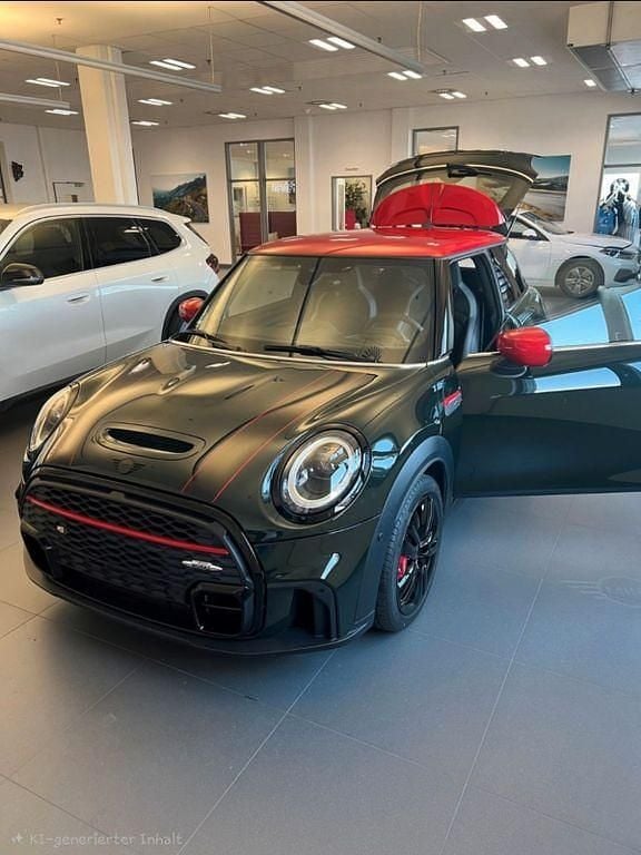 Gebraucht Mini John Cooper Works 231 PS (169 kW) 2023 Grün Kleinwagen