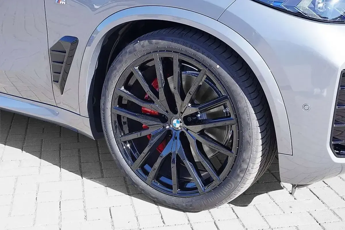Gebraucht BMW X5 M Sport 352 PS (258 kW) 2026 Skyscraper grau metallic SUV
