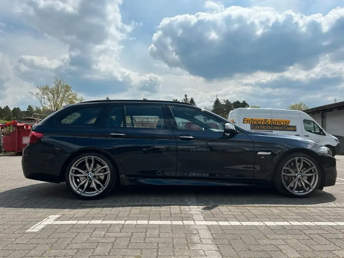 Gebraucht BMW M550 M Sport 381 PS (280 kW) 2016 Blau Limousine