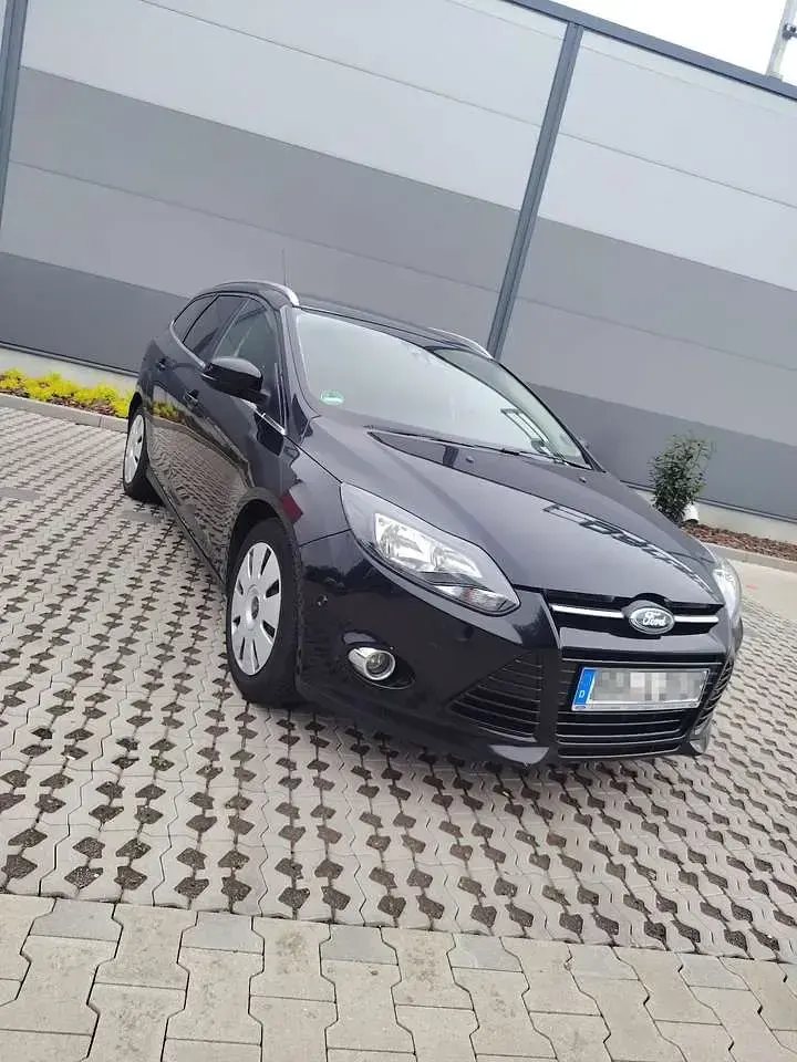 Używany Ford Focus Titanium 150 KM (110 kW) 2012 Czarny Kombi
