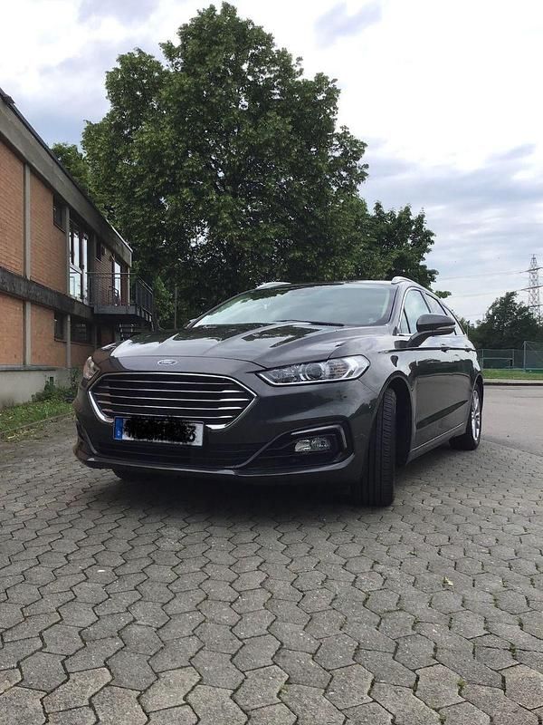 Grau Gebraucht 2020 Ford Mondeo Titanium Kombi | 17.800 € (Fairer Preis) - Bild 1/4