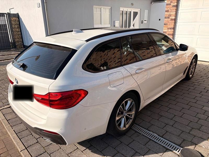 Gebraucht BMW 520 M Sport 190 PS (139 kW) 2019 Weiß Kombi