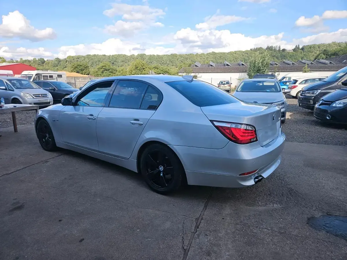 Gebraucht BMW 520 170 PS (125 kW) 2004 Silber Limousine