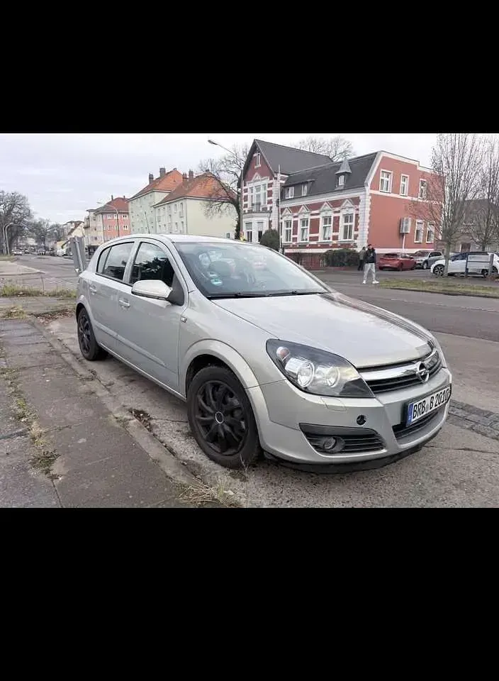 Gebraucht Opel Astra 105 PS (77 kW) 2005 Limousine