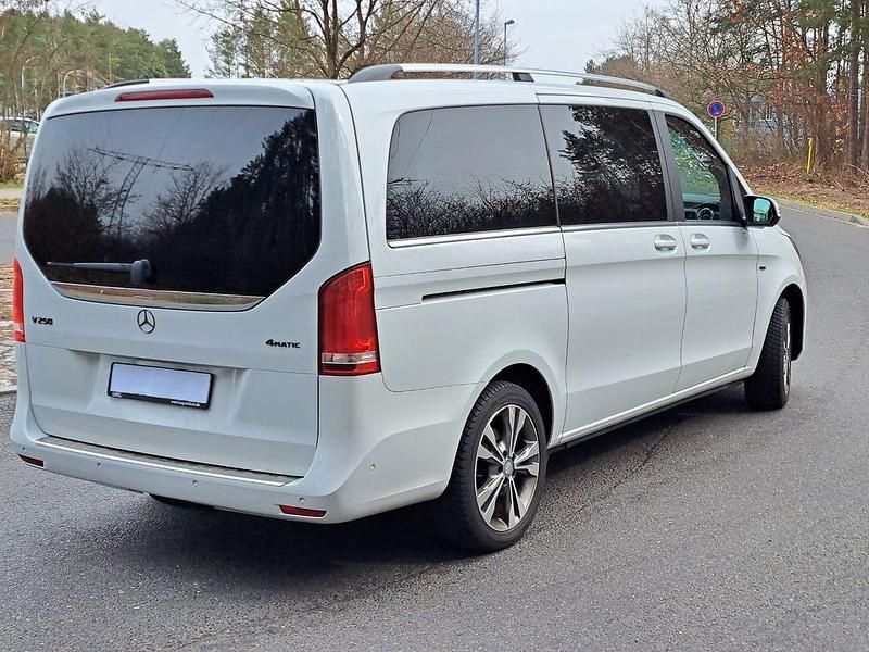 Gebraucht Mercedes V250 190 PS (139 kW) 2015 Weiß Van / Kleinbus
