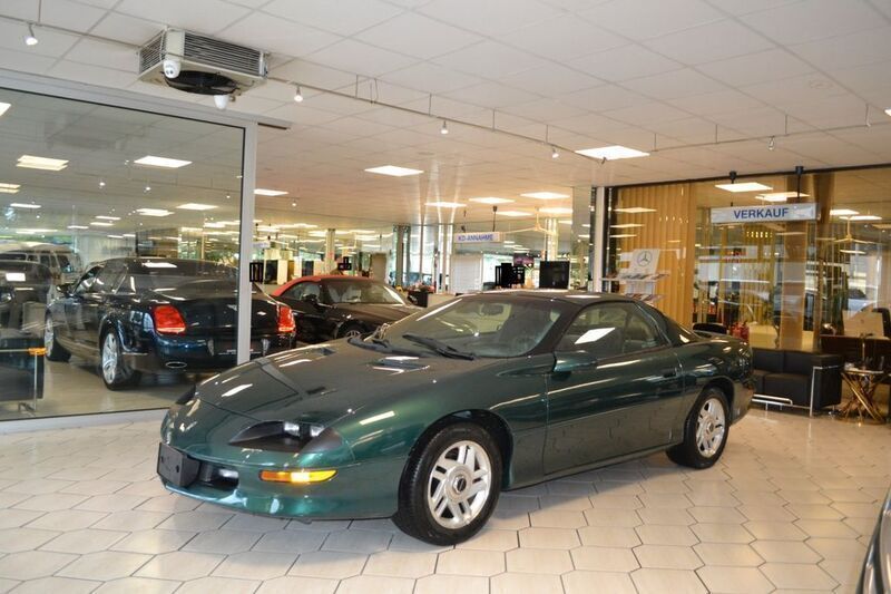Grün Gebraucht 1996 Chevrolet Camaro Coupé | 7.900 € - Bild 1/4
