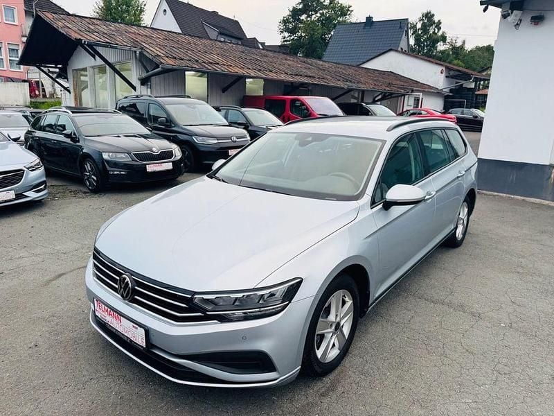 Silber Gebraucht 2022 VW Passat Kombi | 21.500 € (Guter Preis) - Bild 1/4