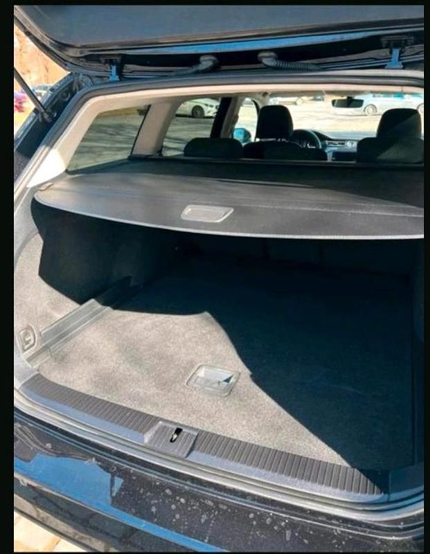 Second-hand VW Passat 120 CP (88 kW) 2018 Negru Break
