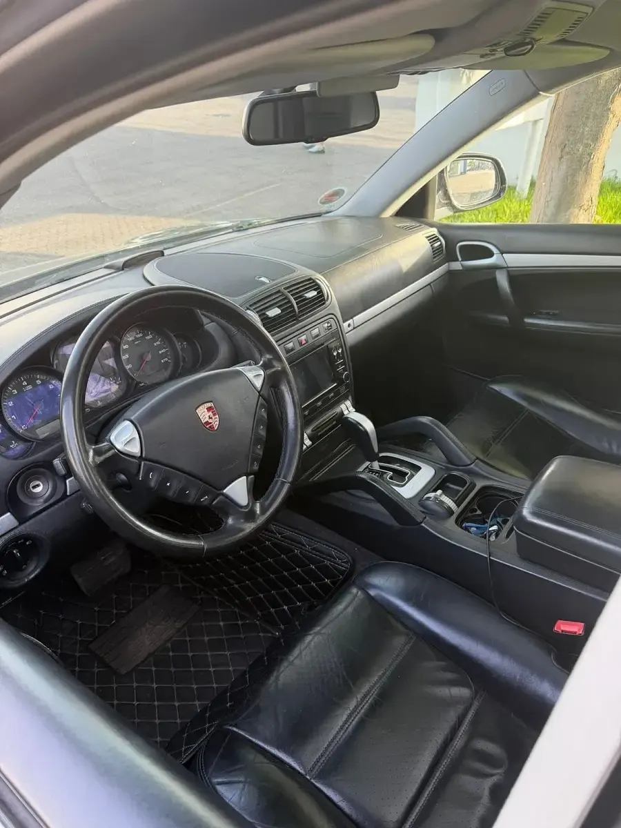 Second-hand Porsche Cayenne 250 CP (183 kW) 2007 Negru SUV