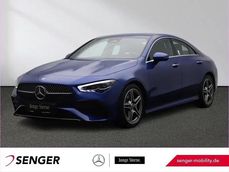 Lack spektralblau Gebraucht 2024 Mercedes CLA200 AMG line Coupé | 35.530 € (Fairer Preis) - Bild 1/1