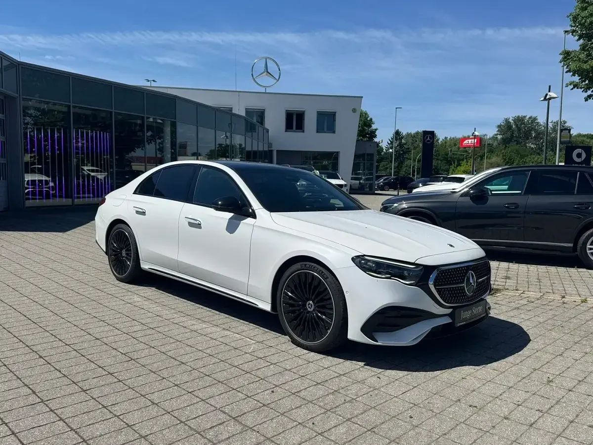 Gebraucht Mercedes E450 367 PS (269 kW) 2025 Weiß Limousine