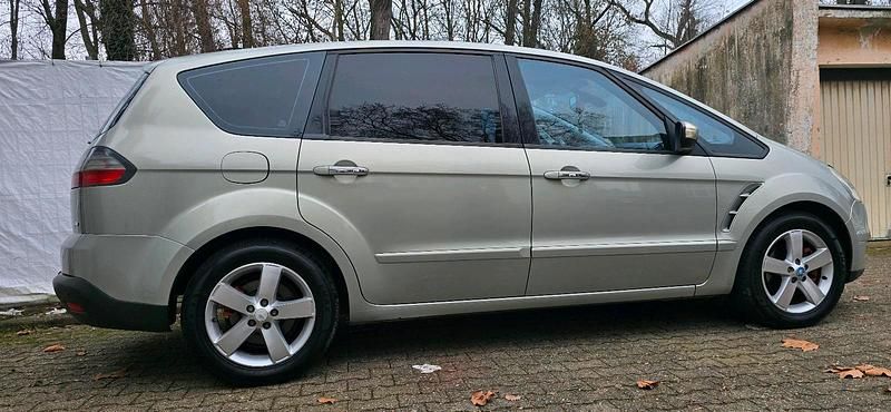 Gebraucht Ford S-MAX 170 PS (125 kW) 2009 Silber Van / Kleinbus