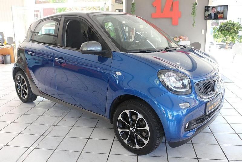 Second-hand Smart ForFour 90 CP (66 kW) 2017 Albastru Hatchback
