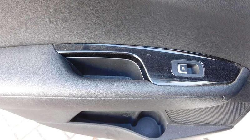 Gebraucht Kia Optima Vision 141 PS (103 kW) 2017 Shneeweiß perleffekt Kombi