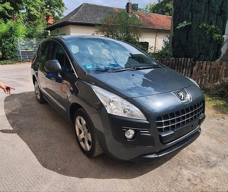 Schwarz Gebraucht 2012 Peugeot 3008 SUV | 3.350 € (Superpreis) - Bild 1/4