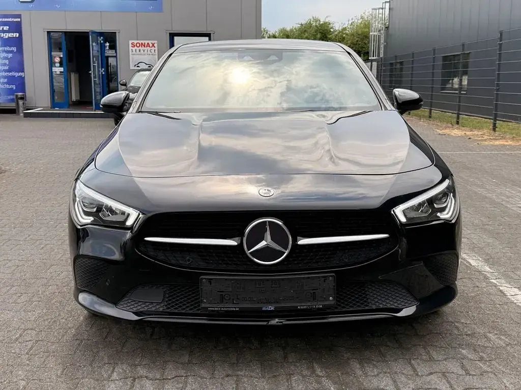 Gebraucht Mercedes CLA180 Progressive 136 PS (100 kW) 2021 Kosmosschwarz Coupé
