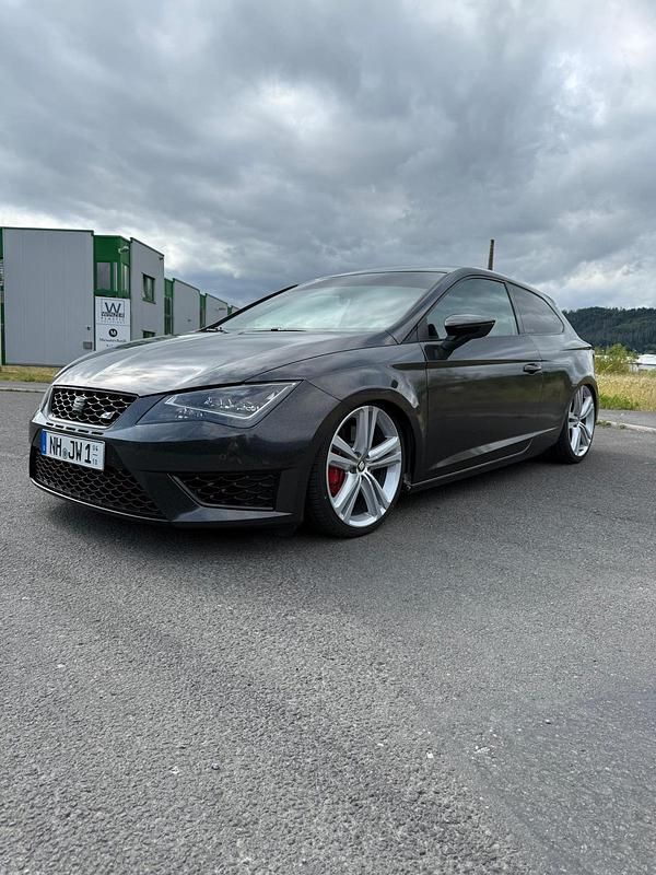 Schwarz Gebraucht 2014 Cupra Leon Coupé | 16.800 € (Teuer) - Bild 1/4