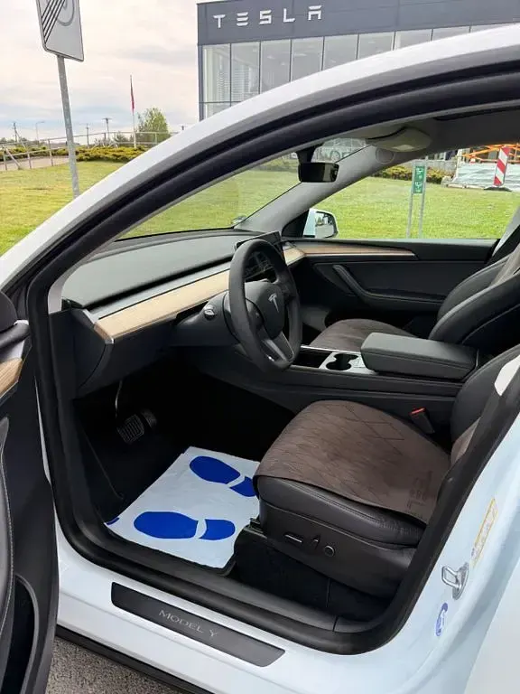 Usata Tesla Model Y 219 kW (299 CV) 2023 Bianco SUV