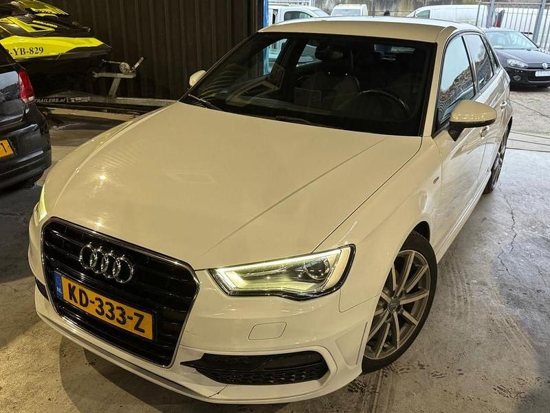 Weiß Gebraucht 2013 Audi A3 S-Line Limousine | 7.999 € (Superpreis) - Bild 1/4