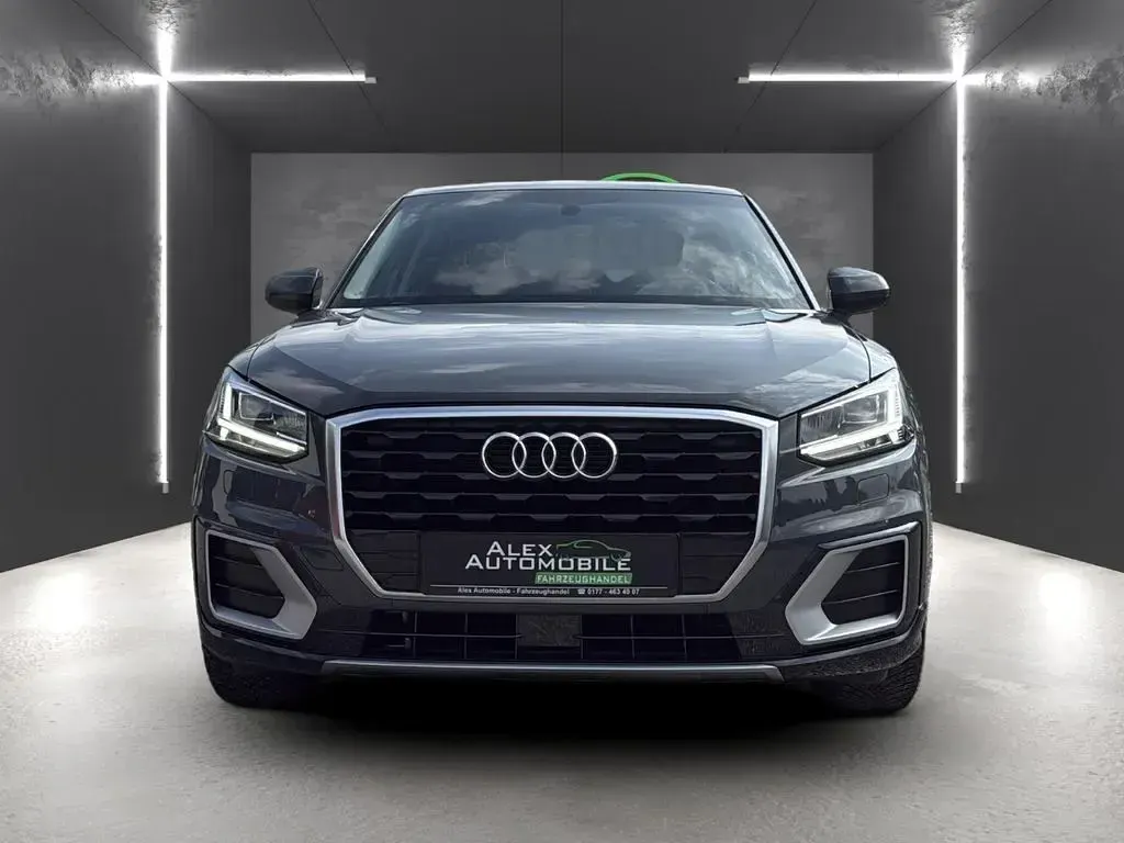 Używany Audi Q2 Design 116 KM (85 kW) 2017 Szary SUV