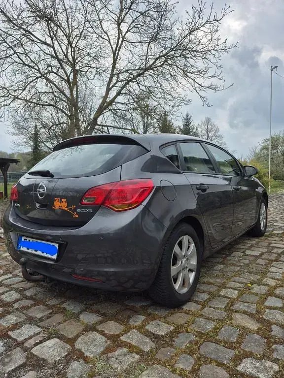 Gebraucht Opel Astra Edition 87 PS (63 kW) 2010 Limousine