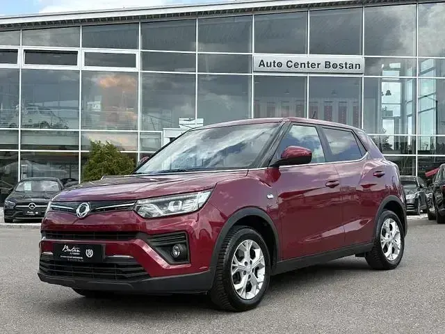 Gebraucht SsangYong Tivoli 250 PS (183 kW) 2021 Rot SUV