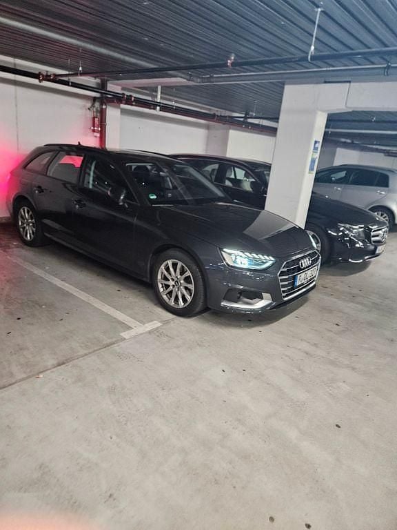 Gebraucht Audi A4 Ambiente 163 PS (119 kW) 2021 Grau Kombi