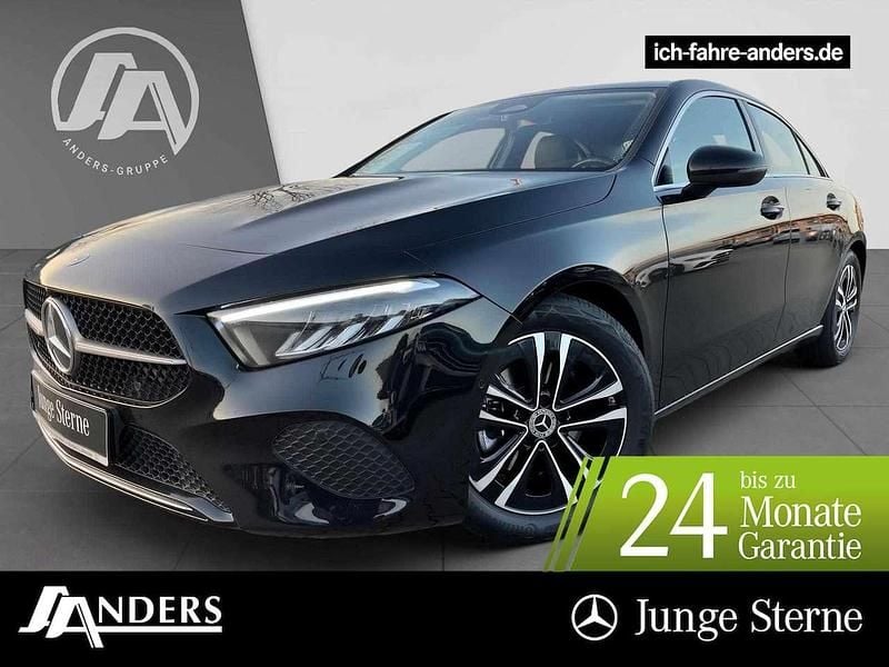 Gebraucht Mercedes A200 Progressive 163 PS (119 kW) 2024 Kosmosschwarz Limousine