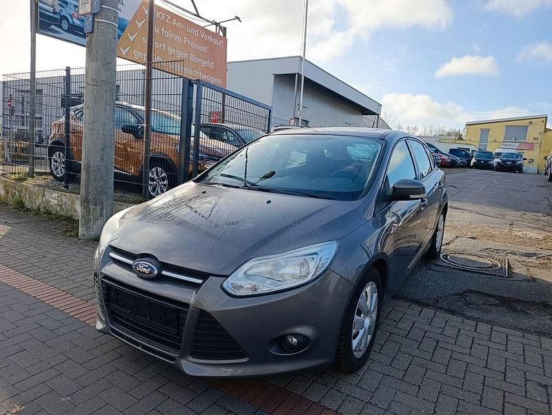 Gebraucht Ford Focus Trend 116 PS (85 kW) 2012 Braun Limousine