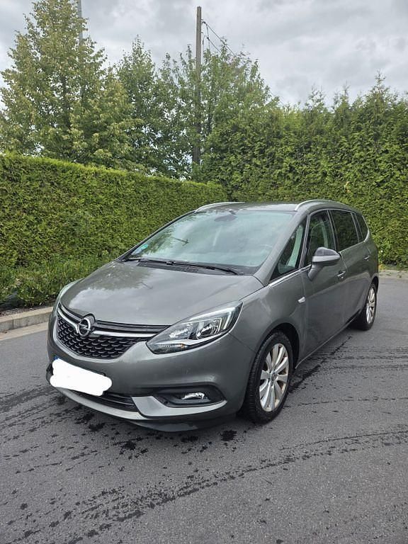 Grün Gebraucht 2019 Opel Zafira Business Edition Van / Kleinbus | 9.500 € (Fairer Preis) - Bild 1/4