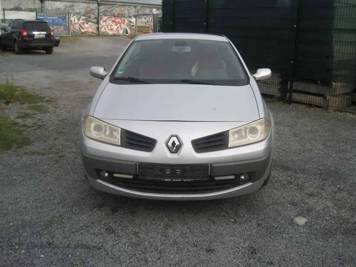 Gebraucht Renault Mégane Cabriolet Avantage 131 PS (96 kW) 2006 Platingrau Cabrio