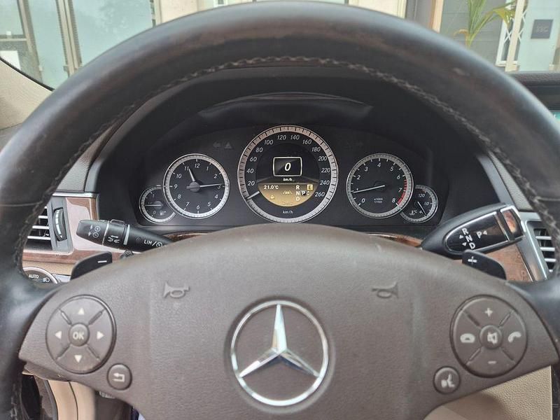 Gebraucht Mercedes E350 306 PS (225 kW) 2011 Schwarz Limousine